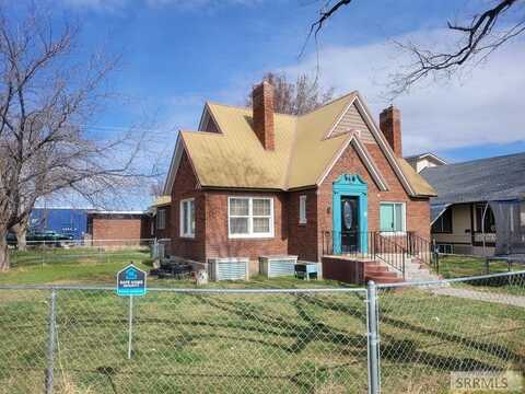 9 N Shilling Avenue, Blackfoot, ID 83221