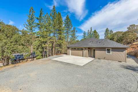 6050 Castle Terrace Drive, Central Point, OR 97502