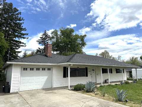 341 Tan Oak Drive, Medford, OR 97504