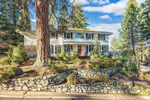 735 S Mountain Avenue, Ashland, OR 97520