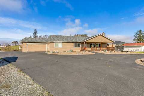 205 Upper River Road, Gold Hill, OR 97525