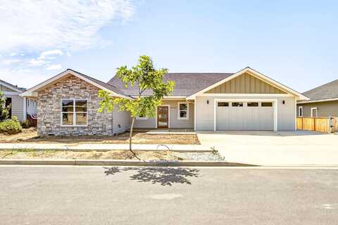 1317 River Run Street, Central Point, OR 97502