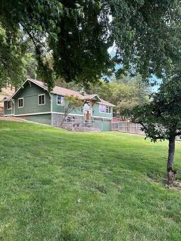 6645 Pioneer Road, Medford, OR 97501