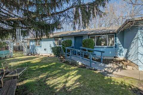 1521 Grand Avenue, Medford, OR 97504