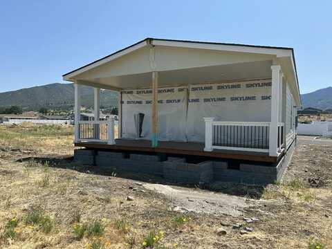 333 Mountain View Drive, Talent, OR 97540