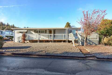 3955 S Stage, Medford, OR 97501