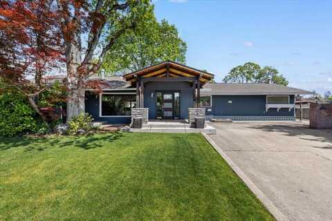 225 Black Oak Drive, Medford, OR 97504