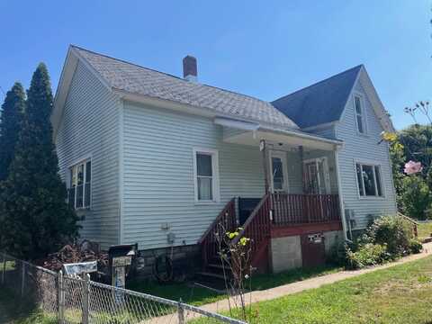 217 10th, Manistee, MI 49660