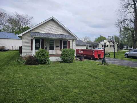 125 S Line, Chesaning, MI 48616