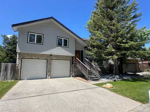 754 Tuolumne Drive, South Lake Tahoe, CA 96150
