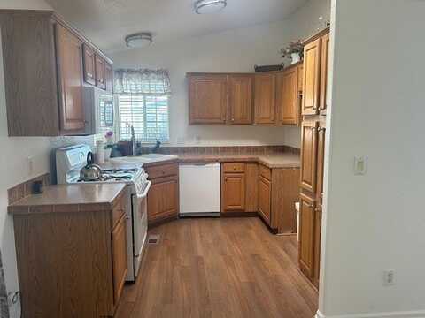 195 Tierra Rejada Road #036, Simi Valley, CA 93065