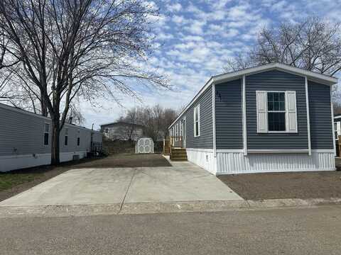 231 Red Oak Drive, Coopersville, MI 49404