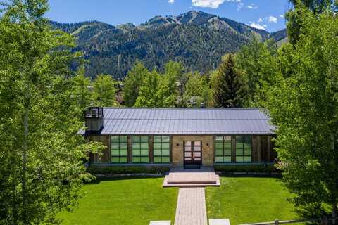 511 N Walnut Ave, Ketchum, ID 83340