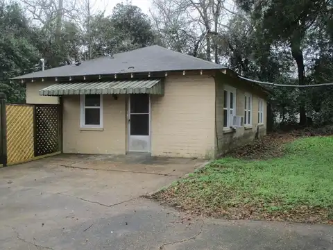 207 B Jackson Avenue, Mccomb, MS 39648