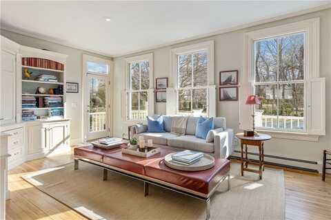 100 Coggeshall Avenue, Newport, RI 02840