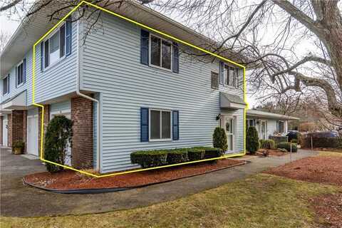 33 Fox Ridge Crescent, Warwick, RI 02886