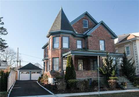 21 Bedlow Avenue, Newport, RI 02840