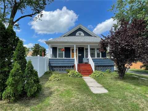 30 E Barrows Street, Cumberland, RI 02864