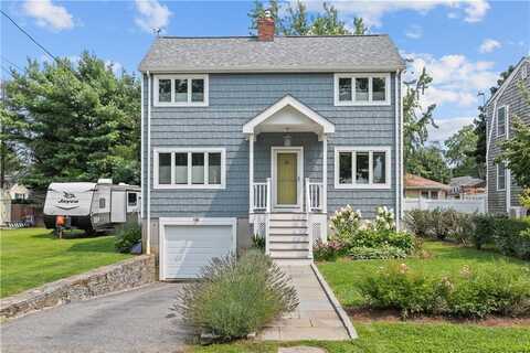 59 Berkley Avenue, Portsmouth, RI 02871