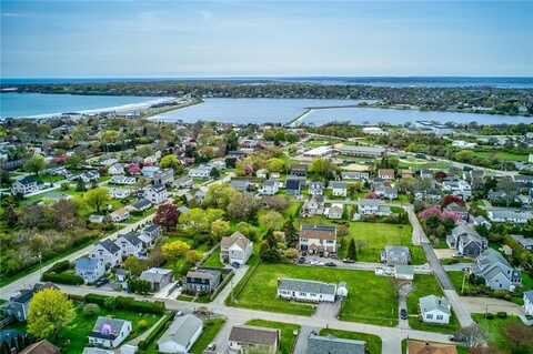 40 Draper Avenue, Middletown, RI 02842