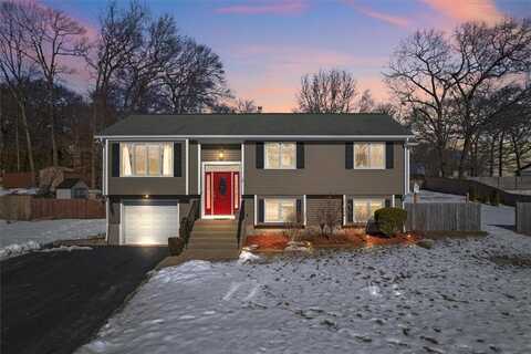 10 Young Lane, Johnston, RI 02919