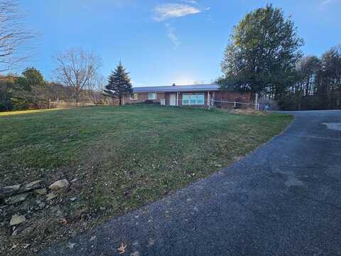 11557 Pine Camp Road, Coeburn, VA 24230