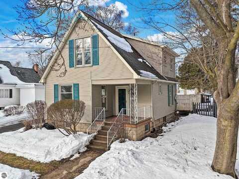 427 Monroe Street, Traverse City, MI 49684