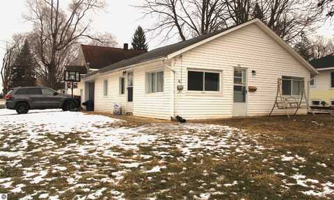 214 N Grover Avenue, Alma, MI 48801