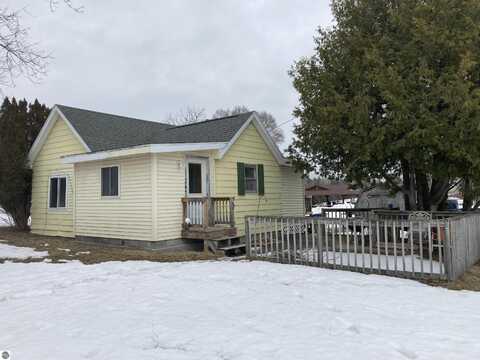 402 N Williams Street, Rose City, MI 48654