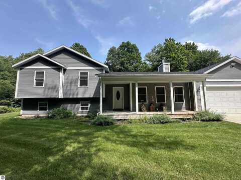 3341 Reynolds Road, Interlochen, MI 49643