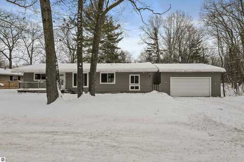 54 Rasho Road, Traverse City, MI 49696