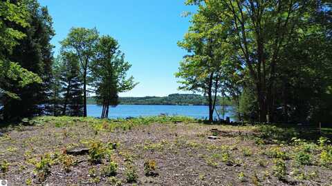 2620 Sandy Ridge, Lake Leelanau, MI 49653