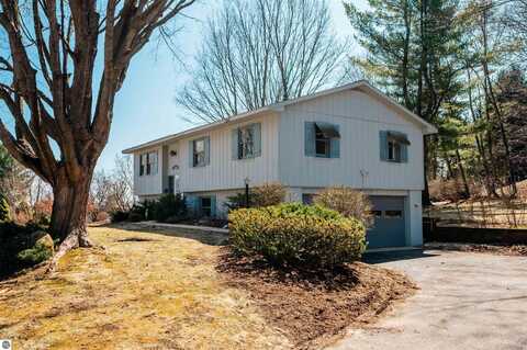 8173 Bel Cherrie Drive, Traverse City, MI 49686