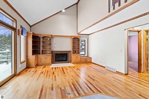 4243 a,b,c Summerhill Road, Traverse City, MI 49684