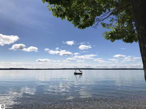 11799 Willow Point, Traverse City, MI 49686
