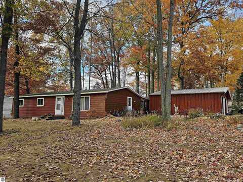 2665 Rose City Road, Lupton, MI 48635