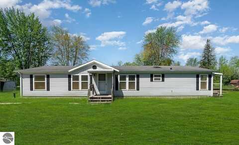 358 Twin Lake Road, Beaverton, MI 48612