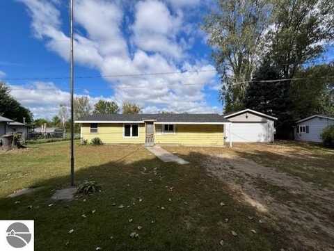 9291 E Colby Road, Crystal, MI 48818