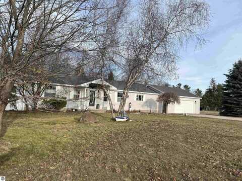 12701 Twin Pines Drive, Charlevoix, MI 49720