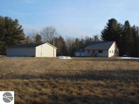 3775 S Eleven Mile Road, Breckenridge, MI 48615