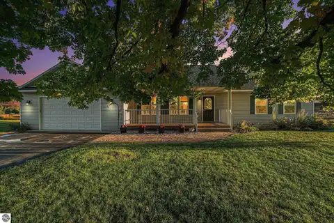 8515 King Arthurs Court, Kingsley, MI 49649