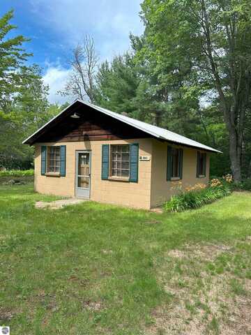 9591 NE Tower Road, Kalkaska, MI 49646