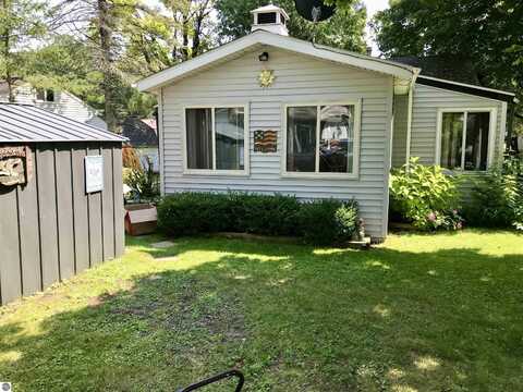 8981 Alley Street, Lake, MI 48632