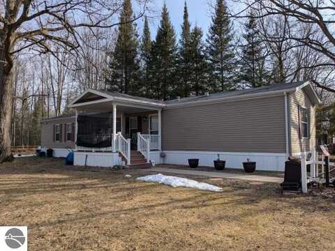 8492 Ora Lake Road, Hale, MI 48739