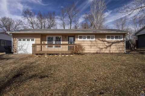 421 Hillcrest DR, Holton, KS 66436