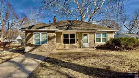 2040 SW Bowman CT, Topeka, KS 66604