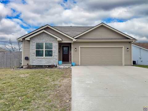 401 NE Aspen LN, Topeka, KS 66617