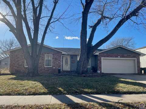 3219 SW Kent ST, Topeka, KS 66614