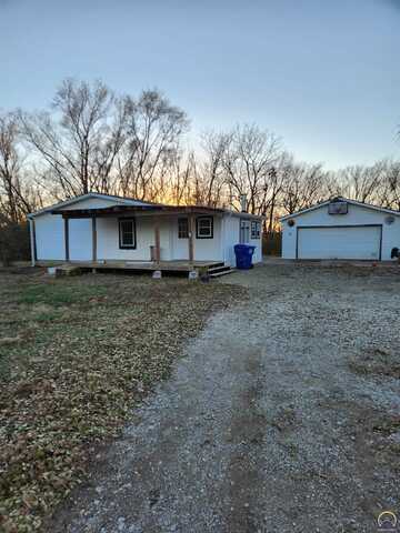 10611 U4 RD, Hoyt, KS 66440