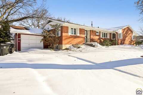 2900 SW Hillcrest RD, Topeka, KS 66614